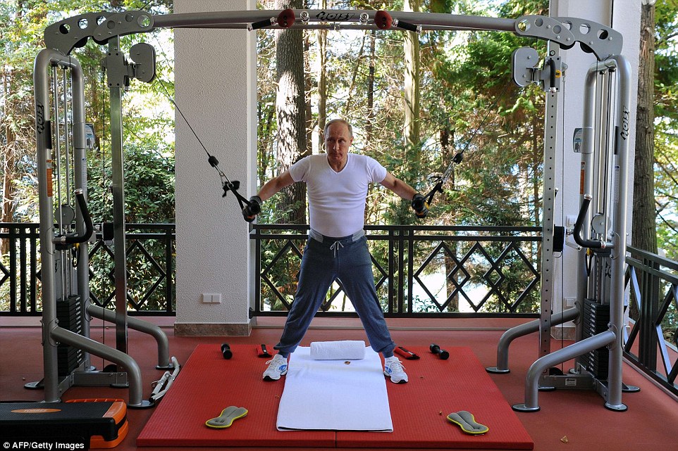 Putin and Medvedev working out, grilling meet and sipping tea in Sochi (+Photo Gallery) geotv.ge